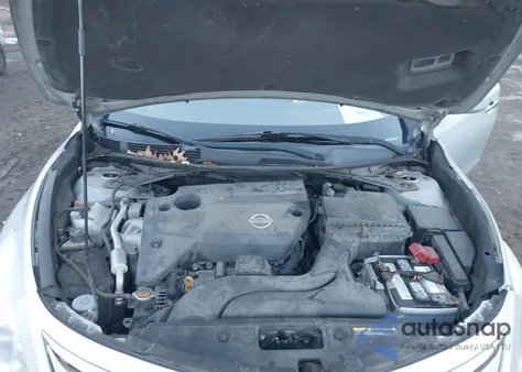 2015 Nissan Altima 2.5 S from USA, damaged, VIN 1N4AL3AP3FC136399